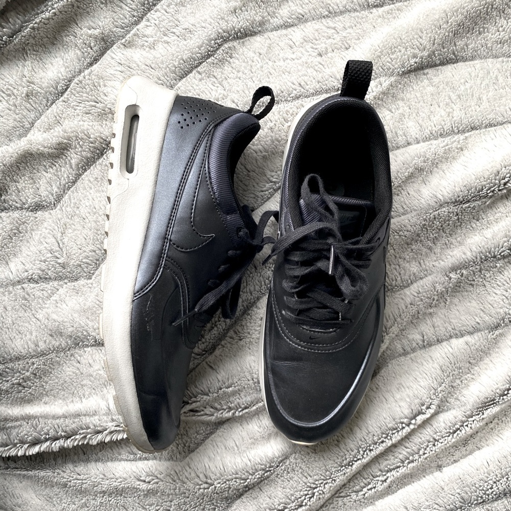 Black Nike Air Max